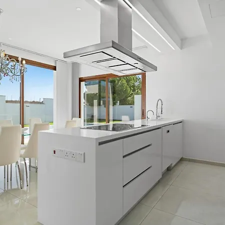 Luxury Coastal Elegance *