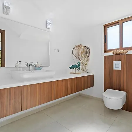 Luxury Coastal Elegance